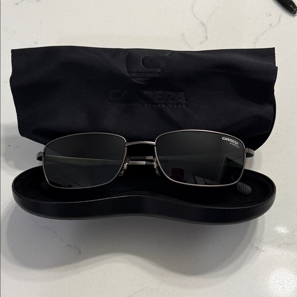 Carrera Men’s Black Frame Sunglasses with Green Lenses - Picture 5 of 5